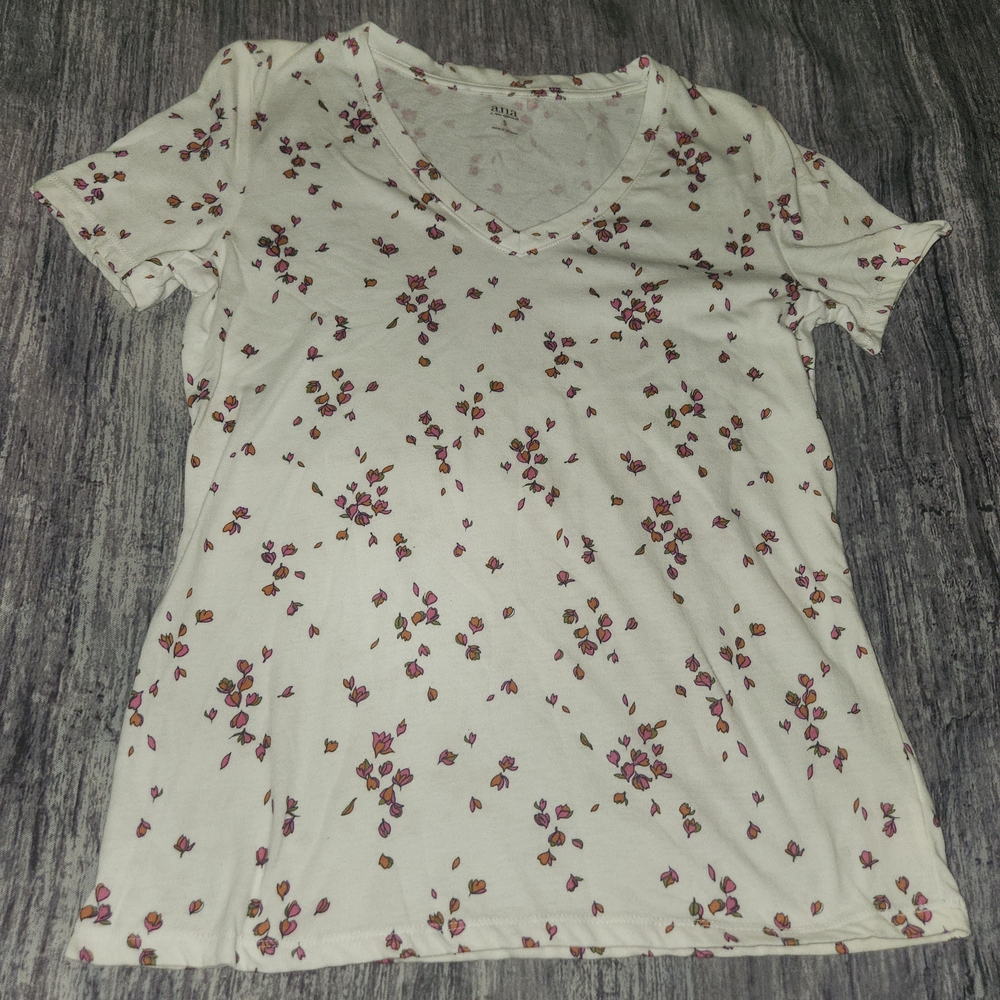 *5 for $25* A.N.A Floral V-Neck Women’s Short Sleeve Top Small
